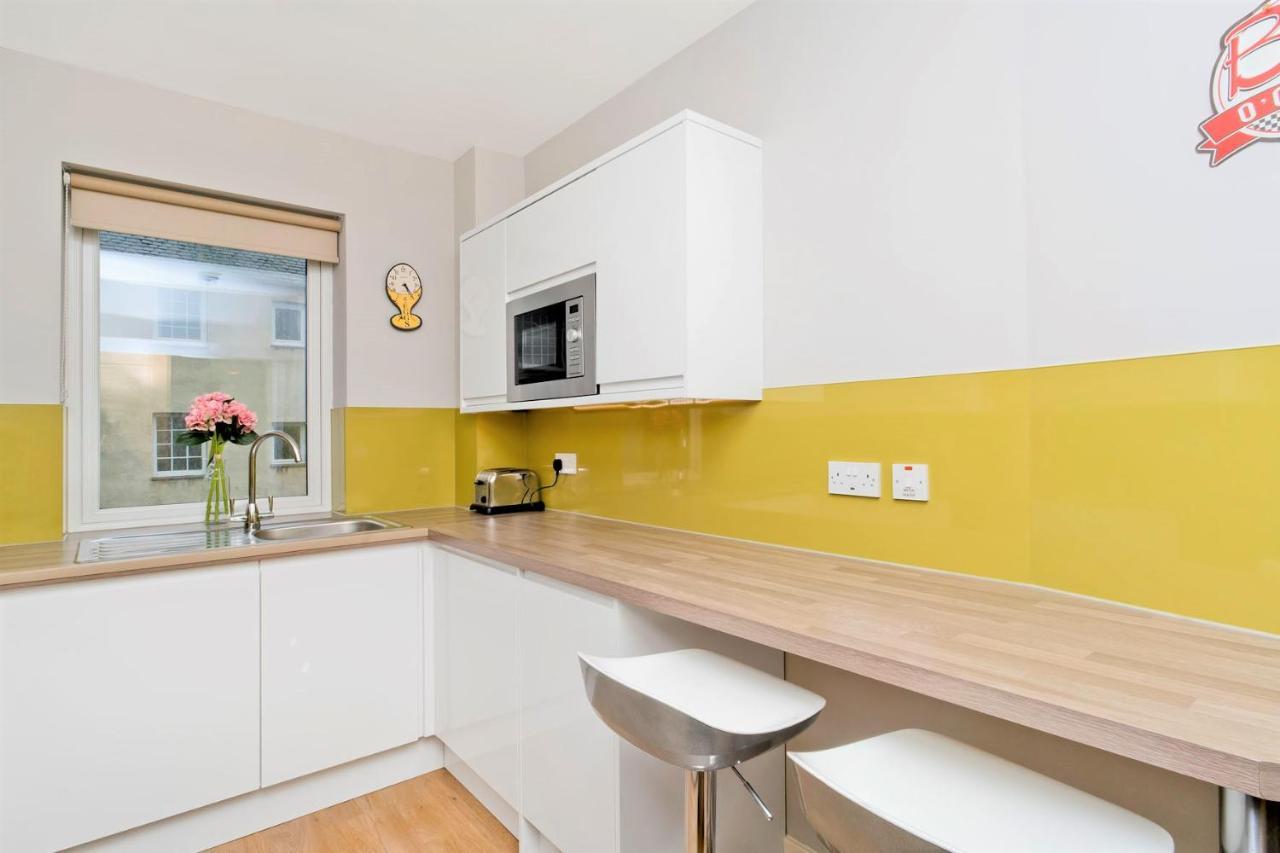 Charming Old Town 2 Bed Apt, 2Mins From Royal Mile เอดินบะระ ภายนอก รูปภาพ