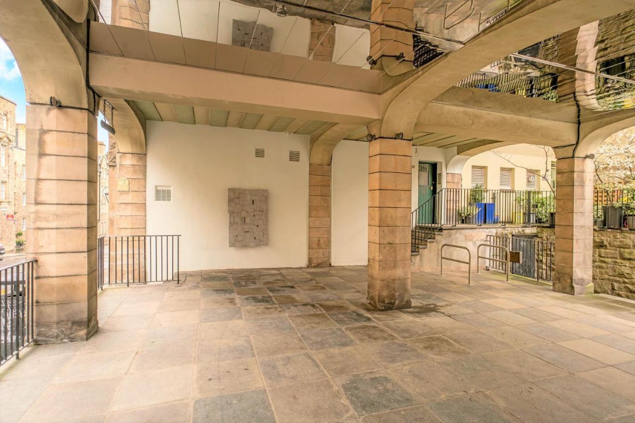 Charming Old Town 2 Bed Apt, 2Mins From Royal Mile เอดินบะระ ภายนอก รูปภาพ