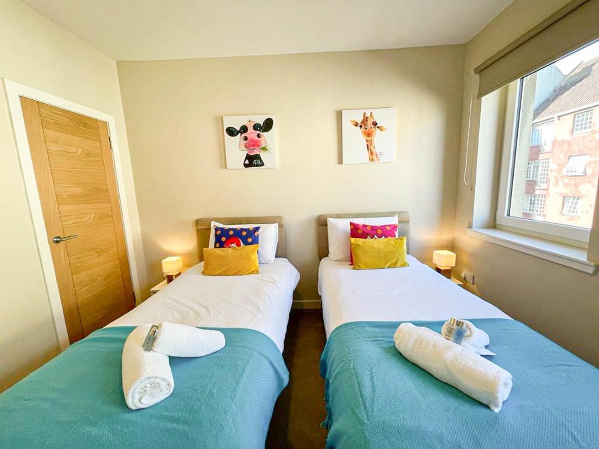 Charming Old Town 2 Bed Apt, 2Mins From Royal Mile เอดินบะระ ภายนอก รูปภาพ
